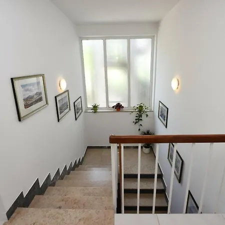 Appartamento Nela With Balcony Near The Porec